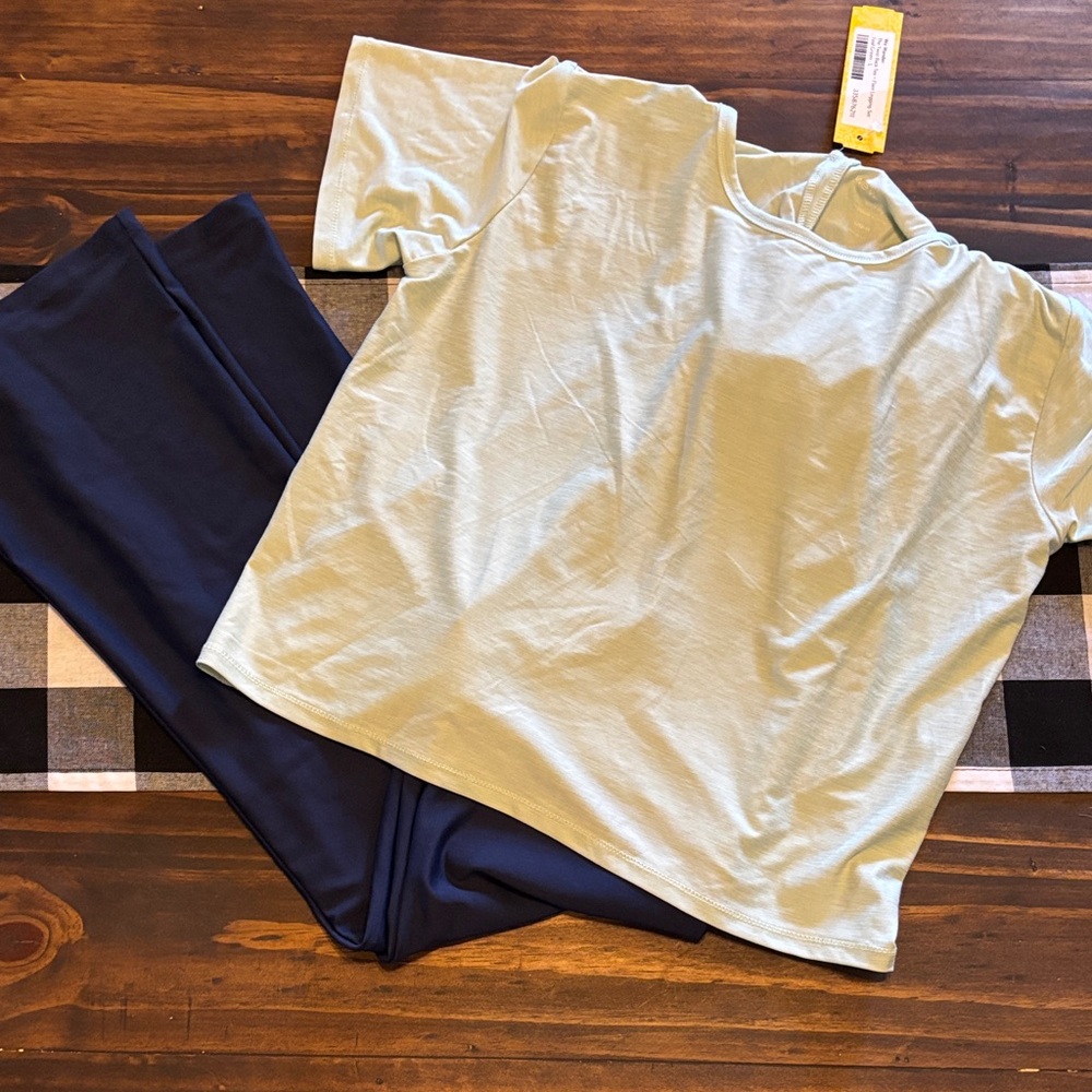 We wander Light Green twist back Top and Navy flare yoga Pants Set new large